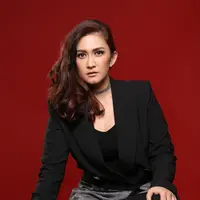 "Kayaknya sekarang apa-apa musti benar-benar hati-hati banget ya, lagian kan David juga dia kan lagi ada urusannya belum selesai juga, dia juga lagi dalam proses juga, kita sebagai teman kan memberikan dukungan," terangnya. (Febio Hernanto/Bintang.com)