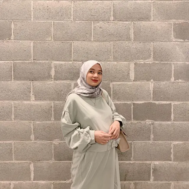 Bintang FTV Cerelia Raissa tengah hamil (Foto: Instagram/@cereliaraissa)