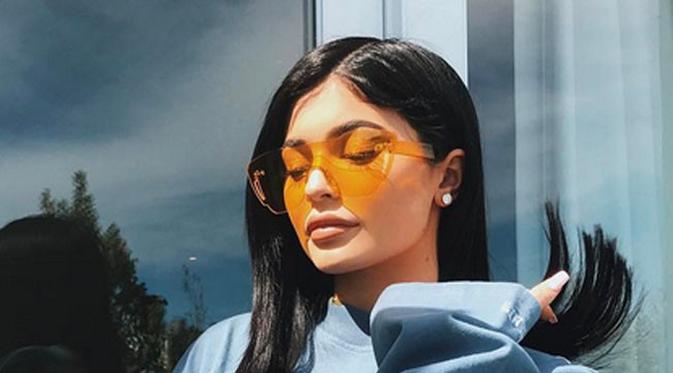 Manfaatkan Kehamilan Kylie Jenner Ingin Makin Populer Showbiz Www