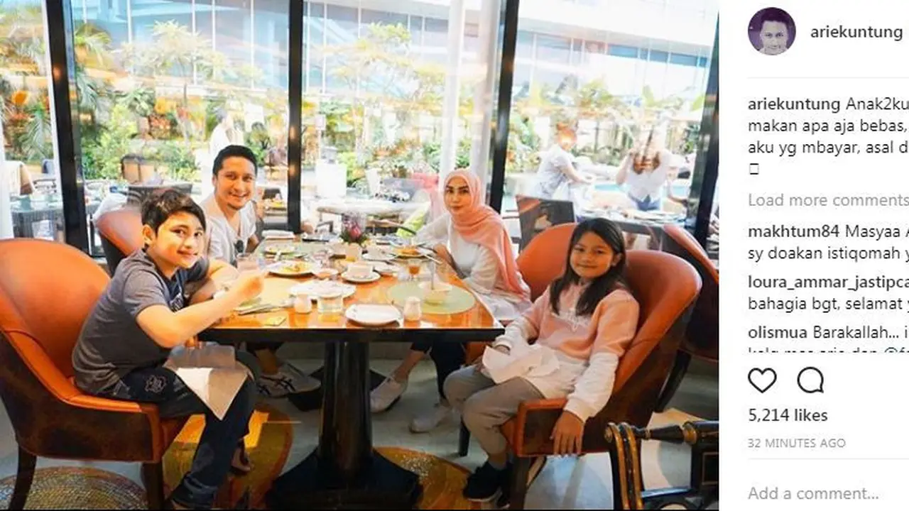 Fenita Arie memutuskan menggunakan hijab