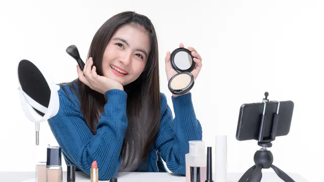 Ikuti tips layering concealer dan cushion ini agar makeup tahan lama