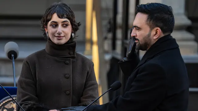 Rama Duwaji Istri Wali Kota New York Zohran Mamdani Dikritik karena Sepatu Bot, Ternyata Hasil Pinjam