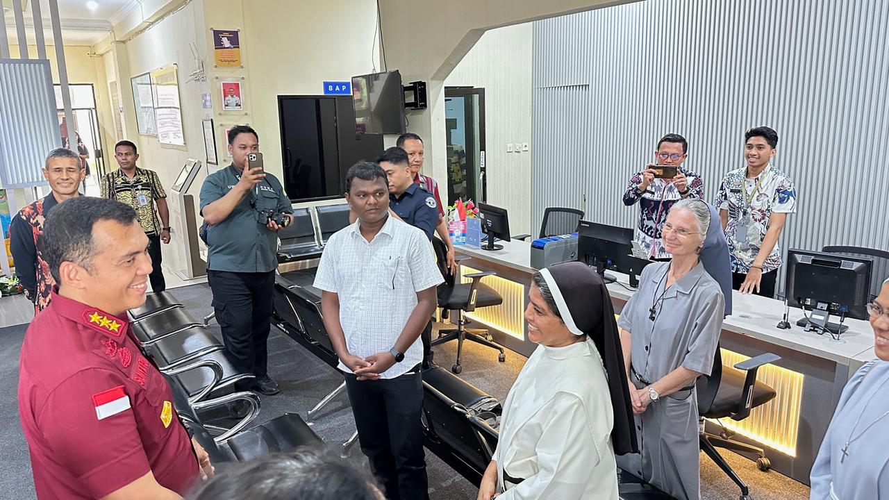 Direktur Jenderal (Dirjen) Imigrasi Silmy Karim melakukan kunjungan kerja ke Kantor Imigrasi (Kanim) Kelas I TPI Kupang, Nusa Tenggara Timur