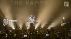 Aksi grup band asal Inggris, The Vamps saat tampil dalam konser bertajuk 'The Vamps Four Corners Tour 2019' di Jakarta, Rabu (14/8/2019). The Vamps tampil dengan membawakan sejumlah lagu hits mereka di antaranya All Night, All the Lies, dan Missing You. (Liputan6.com/Faizal Fanani)