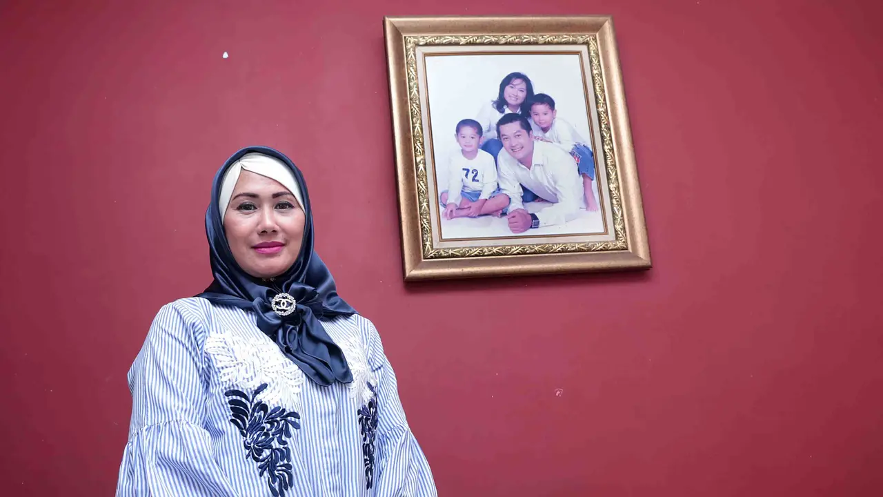 [Bintang] Istri Donny Kesuma