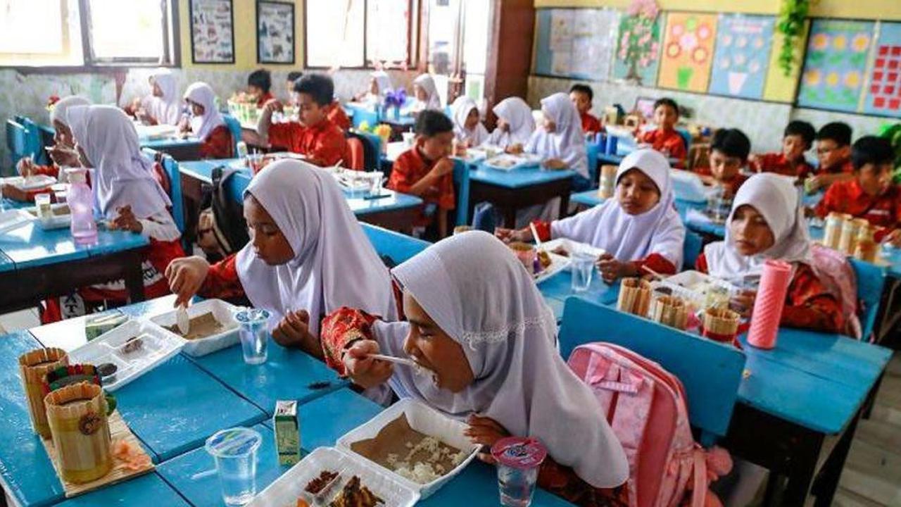 Makan Bergizi Gratis di 26 Provinsi Dimulai Hari Ini, Berikut Titik Lokasinya