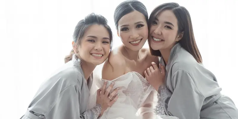 Pesona Menawan Gisella Anastasia Jadi Bridesmaid di Acara Pernikahan Sahabat