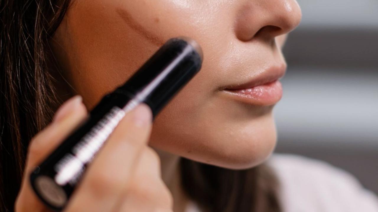 Coba Trik Vertical Contouring, Cocok untuk Tipe Wajah Bulat