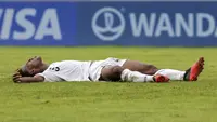 Pemain Fiji, Sakiusa Saqiri terbaring di atas lapangan setelah kalah 0-9 dari Ekuador pada laga lanjutan Grup B Piala Dunia U-20 2023 di Santiago del Estero, Argentina, Sabtu, 27/05/2023. (AP Photo/Nicolas Aguilera)