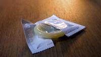  Fungsi utama kondom ini adalah untuk mencegah kehamilan serta mencegah penyebaran penyakit 