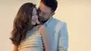 <p>Jessica Mila dan Yakup Hasibuan juga tampak romantis dalam sesi pemotretan kali ini. Tak disangka sebentar lagi keduanya akan menyandang status ayah dan ibu. (Foto: Instagram/ jscmila)</p>