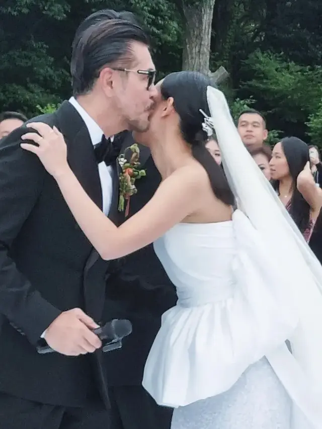 Brandon Salim dan Dhika Himawan Kembali Gelar Acara Pernikahan di Jepang. [@limanthonys]