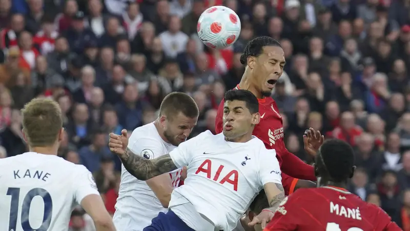 Foto: Liverpool Mulai Tertekan dan Panik dalam Perburuan Gelar Liga Inggris usai Diimbangi Tottenham Hotspur