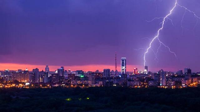 Ilustrasi penangkal petir (iStock)