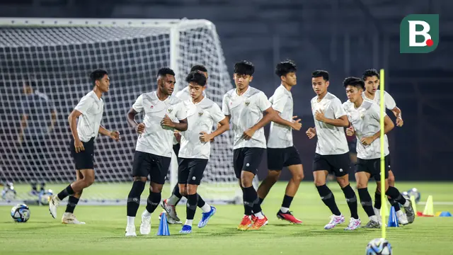 Foto: Tidak Ada Wajah Tegang dari Pemain Timnas Indonesia U-17, Mereka Terlihat Gembira saat Bermain Games di Sesi Latihan