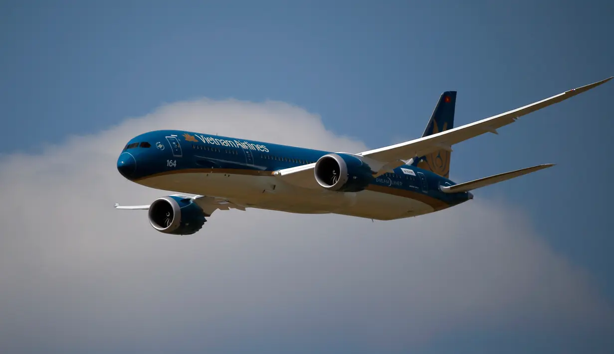 Setelah Saudi Arabian Airlines pindah ke Terminal 3 Bandara Internasional Soekarno-Hatta (BSH), maskapai internasional Vietnam Airlines juga akan broperasi di terminal itu. (AP Photo/Francois Mori)
