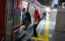 Lonjakan Penumpang di BNI City pada Hari Pertama Penutupan Stasiun Karet