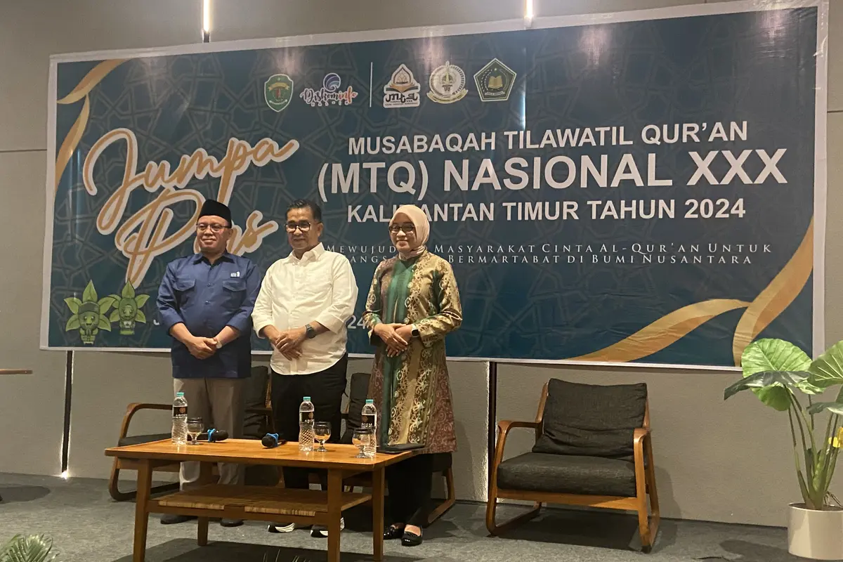 (Dari kiri- kanan) Direktur Penerangan Agama Islam Kemenag RI Ahmad Zayadi, Pj Gubernur Kalimantan Timur Akmal Malik, Sekda Pemprov Kalimantan Timur Sri Wahyuni.