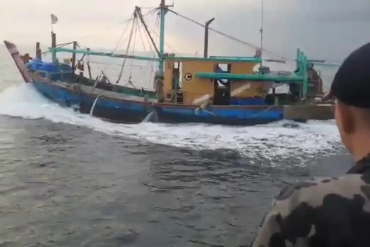 Kapal Pencuri Ikan