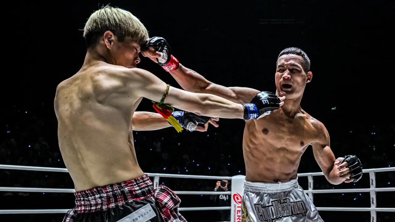 Eh Mwi mengalahkan Reito Takazono via knockout pada menit 2:18 ronde kedua