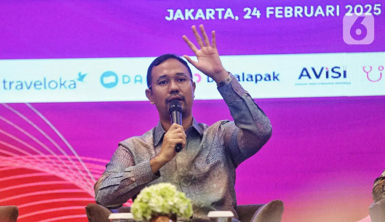 Transformasi digital juga harus bisa memberi nilai tambah kepada seluruh lapisan masyarakat serta membuat masyarakat merasa aman berinteraksi di dalam ruang digital. (Liputan6.com/Angga Yuniar)