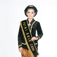 Inilah sosok dara ayu yang terpilih menjadi Putri Solo 2009. Namanya Selvi Ananda Putri yang tak lama lagi akan menjadi menantu Presiden Jokowi. 