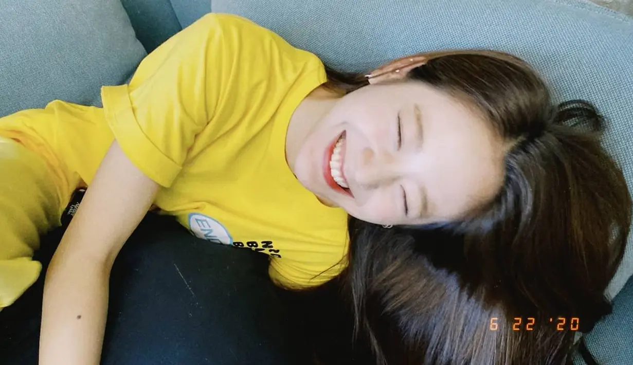 Jadi meleleh dan tersihir oleh senyum Jang Gyuri, imut dan memesona banget kan? (FOTO: instagram.com/gyurious_j/)