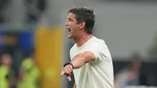 Pelatih Inter Milan Cristian Chivu memberikan instruksi dalam pertandingan Liga Italia melawan Udinese di Giuseppe Meazza, Italia, Selasa (15/9/2026). (AP Photo/Antonio Calanni)