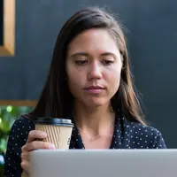 ilustrasi zodiak perempuan/Photo by BBH Singapore on Unsplash