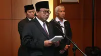 Wakil Ketua MPR Oesman Sapta melantik anggota MPR pengganti antarwaktu.