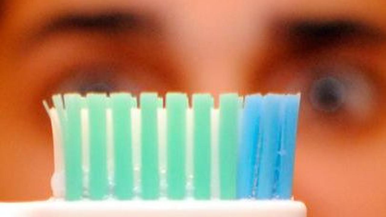 Cara Membesarkan Penis dengan Pasta Gigi, Bolehkah?