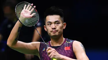 Lin Dan bereaksi setelah mengalahkan Sameer Verma dalam dalam kejuaraan bulu tangkis World Championships di Nanjing, Provinsi Jiangsu, China, 1 Agustus 2018. Lin Dan mengumumkan pensiun sebagai pebulu tangkis. (Johannes EISELE/AFP)