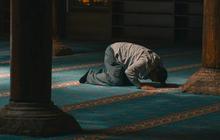 Tata Cara Salat Tarawih Sendiri 11 Rakaat, dari Niat Hingga Salam