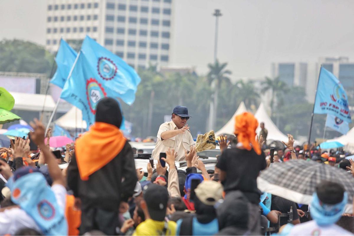 Prabowo hadiri perayaan Hari Buruh di Monas