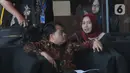 Istri mantan Menpora Imam Nahrawi, Shobibah Rohmah menunggu akan menjalani pemeriksaan di Gedung KPK, Jakarta, Kamis (19/12/2019). Shobibah Rohmah diperiksa sebagai saksi untuk tersangka Miftahul Ulum. (merdeka.com/Dwi Narwoko)