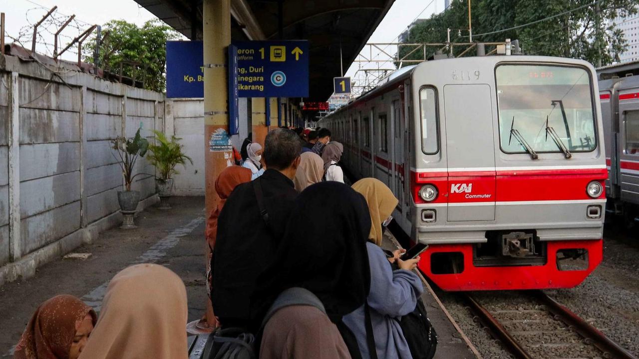 KAI Commuter Bakal Tutup Semua Loket Tiket, Beralih ke Sistem Digital Penuh