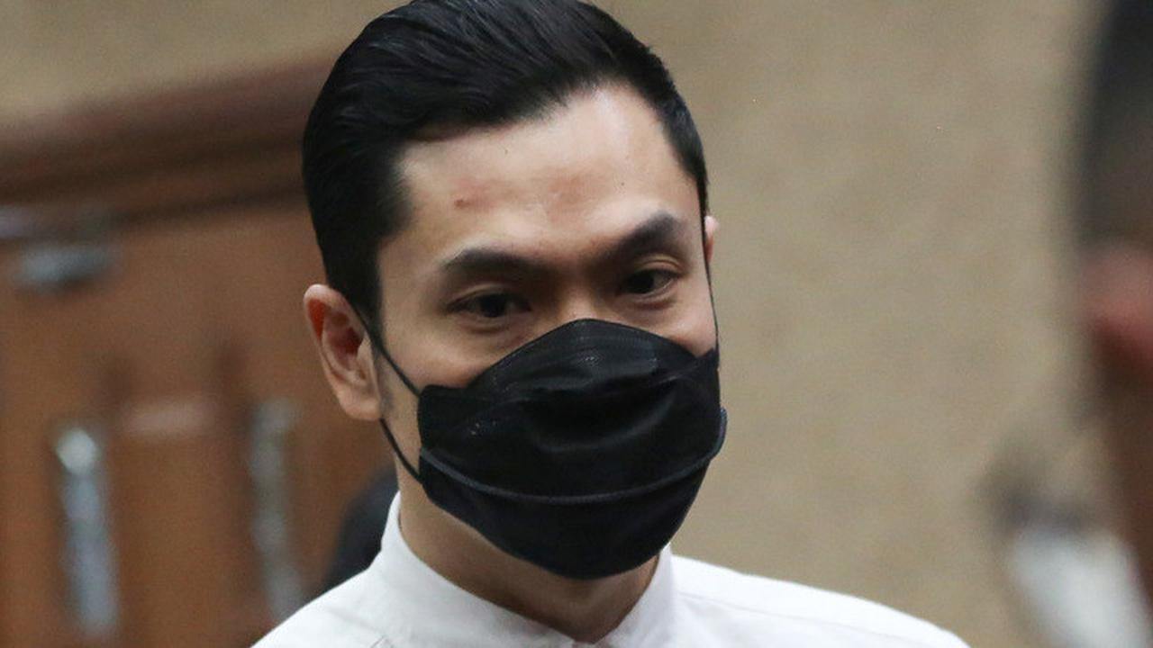 Potret Harvey Moeis Suami Sandra Dewi Dituntut 12 Tahun Penjara & Harta Benda Terancam Disita Usai Rugikan Negara Rp210 Miliar