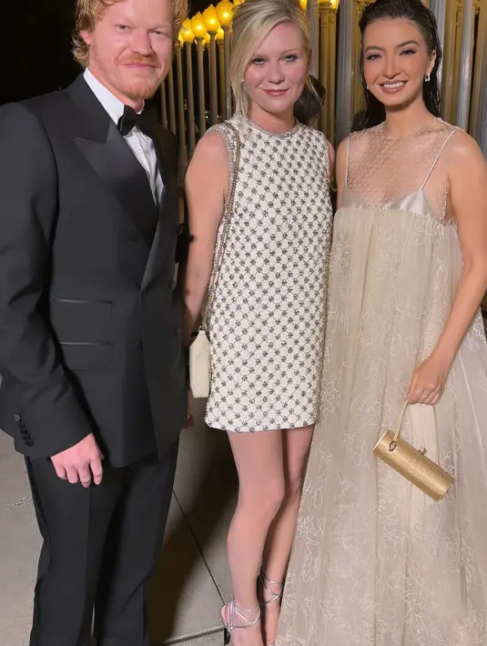 Hadiri acara perfilman dunia, Raline Shah tetap memilih mengenakan busana dari brand lokal. [@ralineshah]