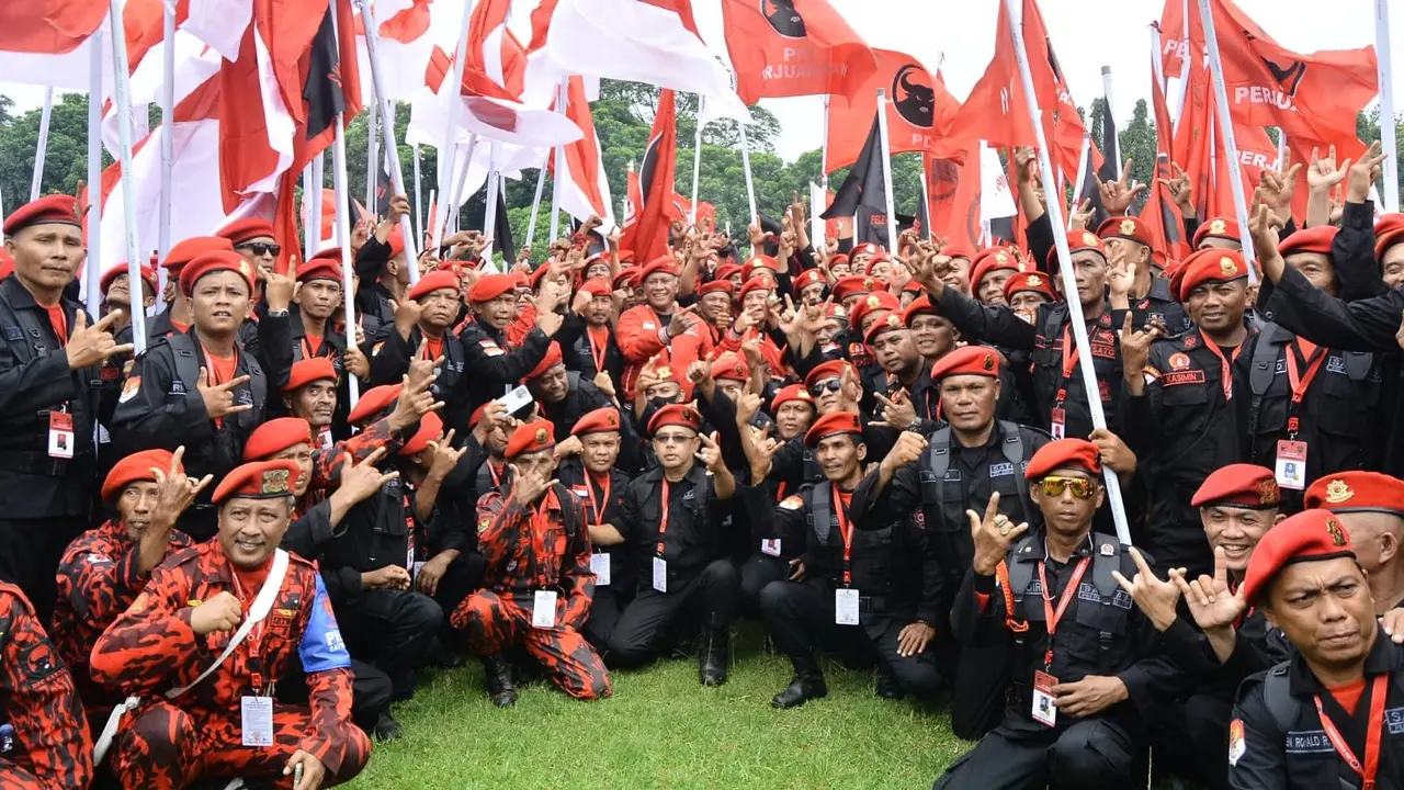 7.000 anggota Satgas Cakra Buana melakukan apel akbar di Bumi Perkemahan Cibubur, Jakarta Timur.