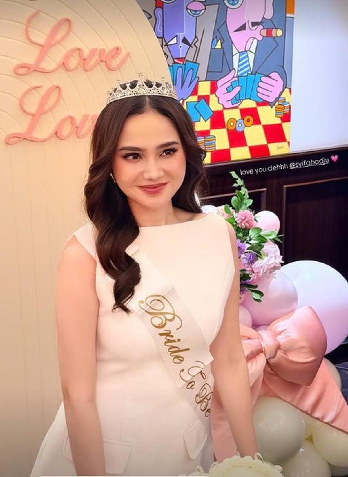 15 Potret Dekorasi Bridal Shower Syifa Hadju, Estetik dan Fun