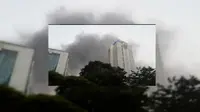 Kebakaran Belum Padam, Pegawai Kumpul Depan Gedung Ditjen Pajak