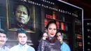 Pemain film Aach... Aku Jatuh Cinta itu menyabut senang film komedi pertamanya akhirnya bisa tayang. Ia mengakui bahwa selama proses penggarapan, ia banyak dibantu oleh Radit agar tidak kaku. (Nurwahyunan/Bintang.com)