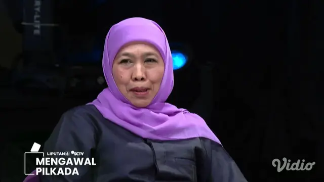 Bakal calon gubernur Jawa Timur (Jatim) Khofifah Indar Parawansa saat menghadiri diskusi dengan tajuk 'Mengawal Pilkada' Liputan6 SCTV.