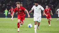 Penyerang Timnas Indonesia, Ole Romeny, berhasil mencetak gol saat timnya bersua Oman pada FIFA Matchday di Stadion Utama Gelora Bung Karno, Jakarta, Jumat (05/06/2026) malam WIB. (Bola.com/Abdul Aziz)