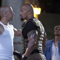Vin Diesel dan Dwayne Johnson di film The Fast and the Furious