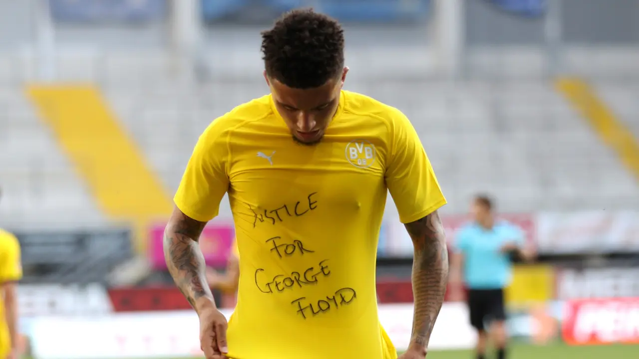 Selebrasi Pemain Dortmund Dukung George Floyd