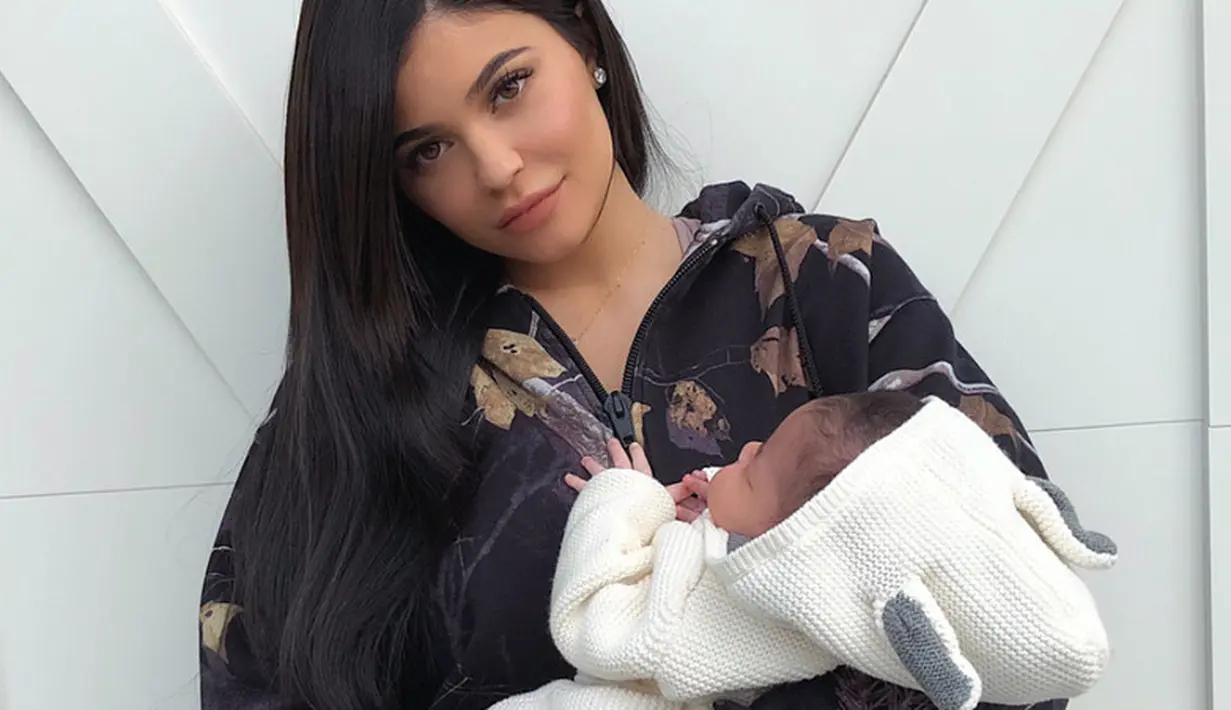 "Kylie Jenner takkan pernah melakukan apapun yang membuat bayinya dalam bahaya," ujar sumber itu. (instagram/kyliejenner)