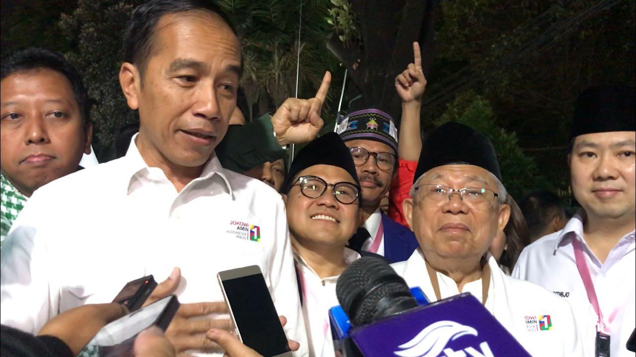 Capres dan Cawapres Jokowi-Ma'ruf Amin setelah mendapat nomor urut 1 di Pilpres 2019