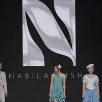 Potret Beby Tsabina Saat Melenggang di Indonesian Fashion Aesthetic (credit: instagram/bebytsabina)