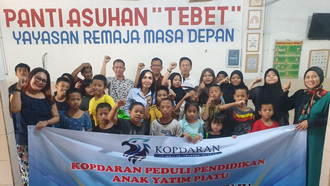 Komunitas Prabowo-Gibran (Kopdaran) Komunitas Prabowo-Gibran (Kopdaran) melakukan kegiatan 'Peduli Pendidikan Anak Yatim Piatu dan Pemberian Makan Bergizi Gratis' pada Sabtu 13 Juli 2024 di Panti Asuhan Tebet, Yayasan Remaja Masa Depan, Jakarta Selatan.